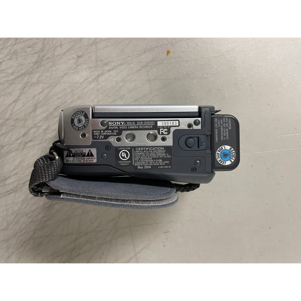 Sony Handycam Digital Video Camera DCR-DVD201 W/ Battery Remote No Power Cord - Picture 3 of 8